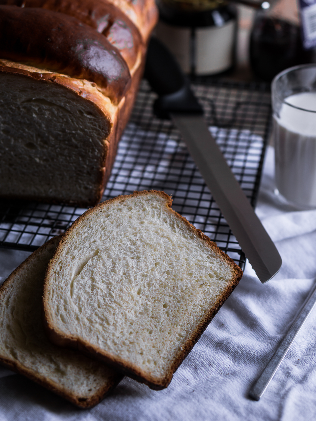 Хлеб молочный рецепт. Молочный хлеб. Японский молочный хлеб. Молочный сладкий хлеб. Вкусняшка из хлеба.